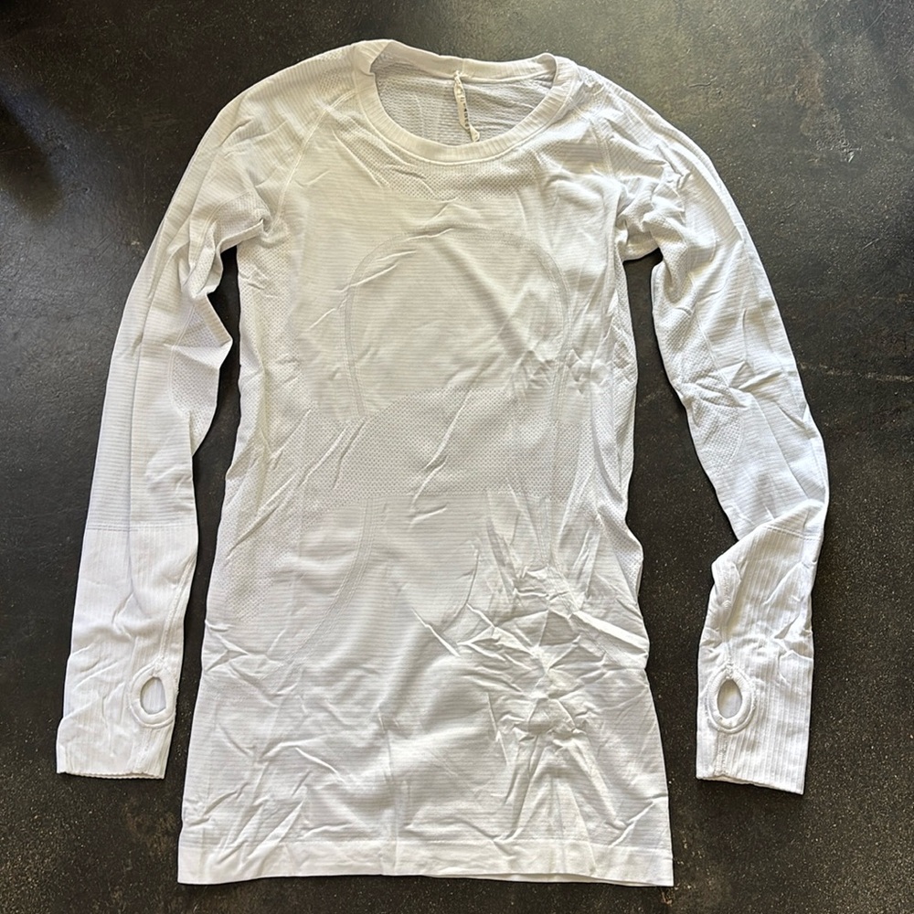 Lululemon long sleeve run swiftly